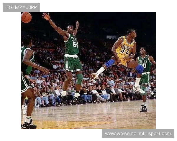 Carter 传球技巧精湛助攻多次，cross传球